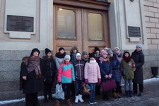 Юные ставропольские художники и их преподаватели в Санкт-Петербурге.