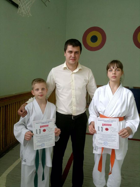 Тренер Алексей Зайцев  со своими учениками Анатолием  и Алиной Анашкиными.