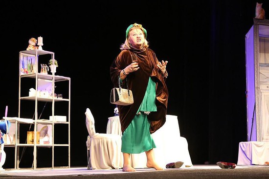 Народная артистка России Ирина Муравьева в спектакле «На струнах дождя».