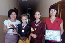 Слева направо: Людмила Пидай, Лера Белодедова, Таня Кендюхова, Инна Кононова.