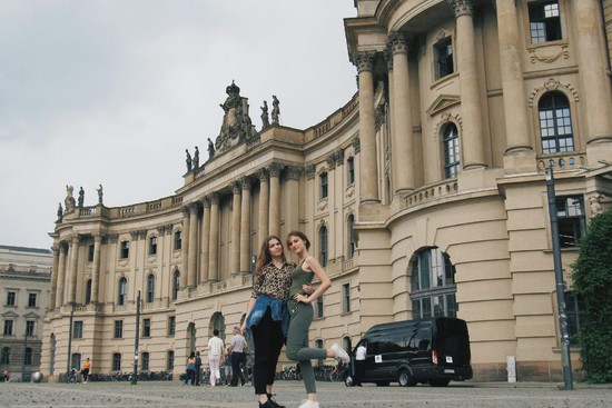  Екатерина Кучинская и Арина Семенихина  в Дрездене. Фото из личного архива  Екатерины Кучинской.