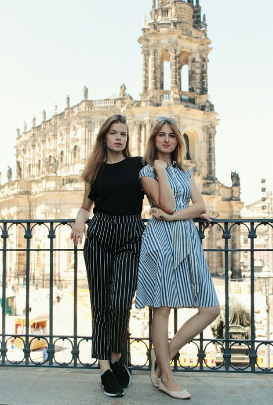 Екатерина Кучинская и Арина Семенихина у  Университета имени Гумбольдта в Берлине.  Фото из личного архива Екатерины Кучинской.