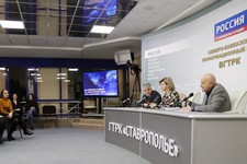 На пресс-конференции в ГТРК «Ставрополье»: Вячеслав Коршун, Ангелина Диреганова и Владимир Макаров.