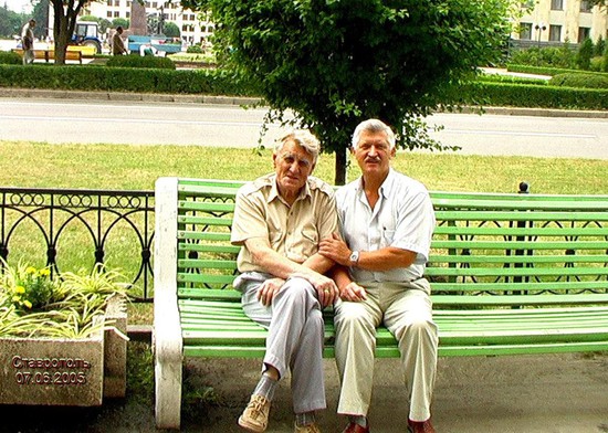 Герман Алексеевич Беликов и Сергей Леонидович Карпенко в центре Ставрополя.