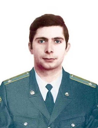 Комбат Марк Евтюхин Герой России (посмертно). Вызвал на себя огонь нашей артиллерии