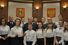 Андрей Джатдоев на вручении паспортов юным жителям Ставрополя.