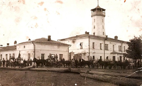 Здание пожарного депо и полиции, начало ХХ века. 