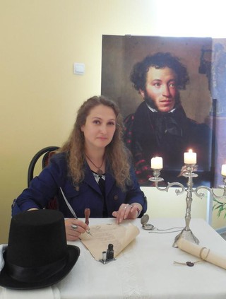 На Пушкинском празднике в Центральной библиотеке Ставрополя в 2017 году.