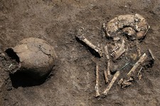 По традиции «кобанцы» помещали в могилу умершего горшочек с кашей. Фото Александра Плотникова.