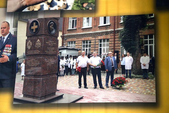 Открытие памятника сестрам милосердия  на улице Морозова в Ставрополе.