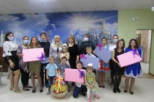 Подарки детям из Степновского социально- реабилитационного центра для несовершеннолетних  от Фонда имени Е.М. Примакова и ТПП СК.