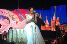На сцене Ставропольской филармонии – Наталья Виноградова.