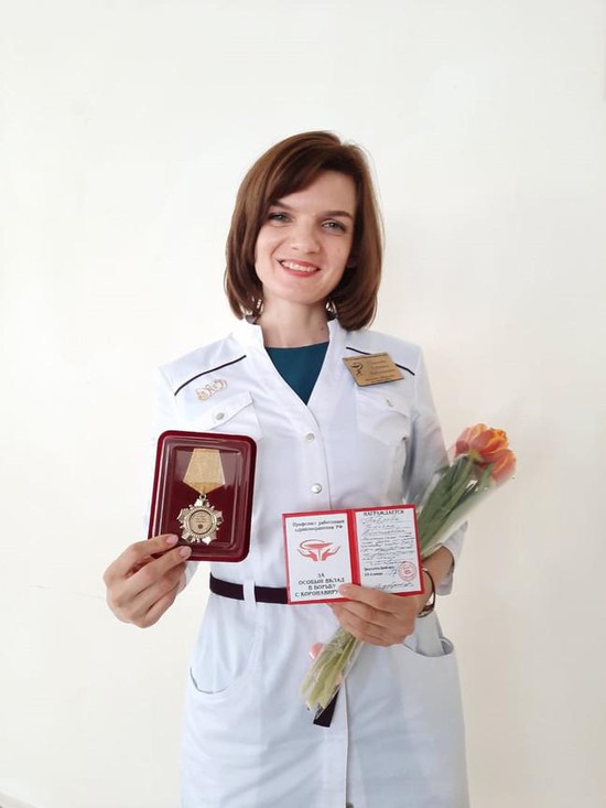 Начмед Центра Татьяна Павлова  была награждена медалью профсоюза работников здравоохранения РФ  за особый вклад в борьбу  с коронавирусом.