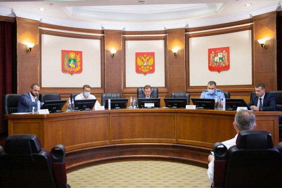 Заседание комиссии. Фото администрации Ставрополя.
