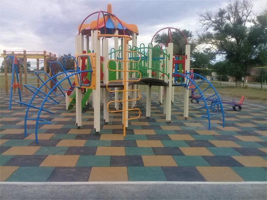 Детская площадка. Фото администрации Ипатовского округа.