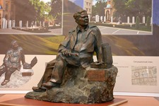 Таким будет памятник мастеру живописи Павлу Гречишкину. Фото с официального сайта администрации Ставрополя.