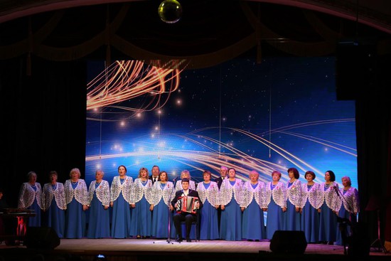 В программе концерта выступил хор общественной организации «Дети войны».