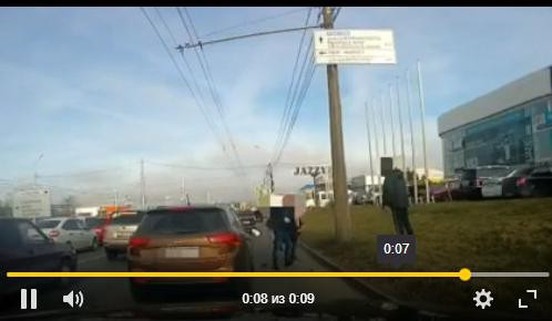 На фото кадр из видео ГУ МВД России по СК