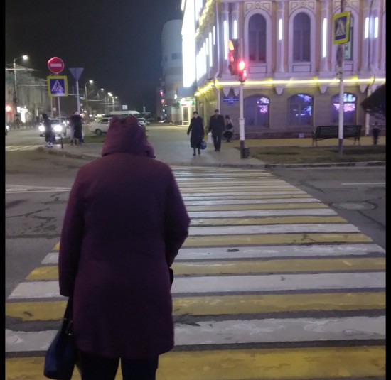Светофор на перекрестке в центре Ставрополя. Ольга Богатеева