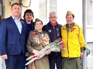 Александр Красношлык поздравляет  ветеранов с праздниками