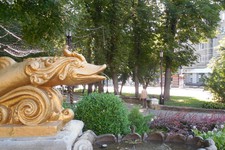Каскад фонтанов на проспекте Октябрьской Революции