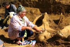 Анна Константиновна Швырева на раскопках в сентябре 2007 года. Фото Ольги Метелкиной