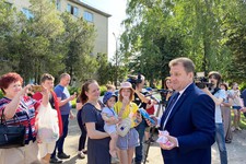 Глава Ставрополя Иван Ульянченко поздравил с Днем защиты детей юных беженцев из ДНР и ЛНР