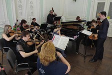Камерный оркестр «Кантабиле» и юная пианистка Алина Шишманова исполнили шедевр Иоганна Себастьяна Баха