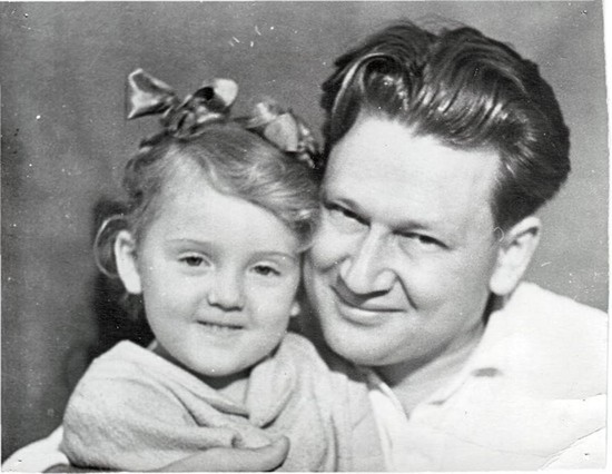 Композитор Виктор Королев  с дочерью Еленой (фото из семейного архива  Елены Саитбаталовой)