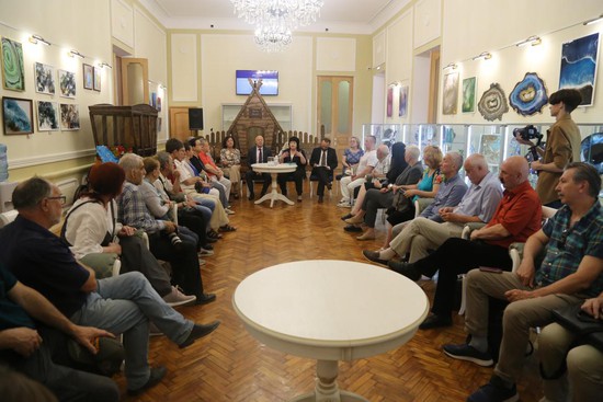 Участники форума «Белая акация» собрались на заключительную встречу в краевом Доме народного творчества 