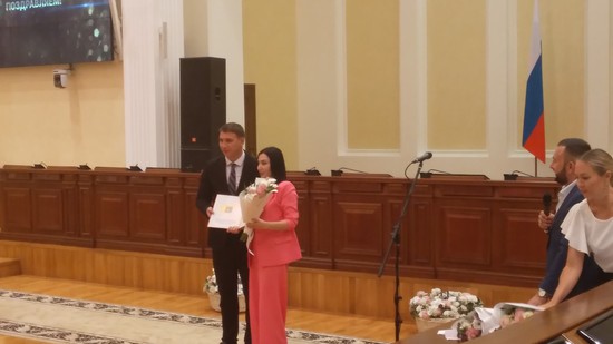 Денис Полюбин вручил награды представителям сферы торговли