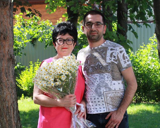 Алина Геворкян с сыном-доктором. Минздрав Ставропольского края