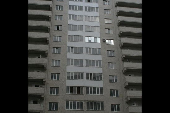 Многоэтажка. Фото Александра Плотникова из архива редакции