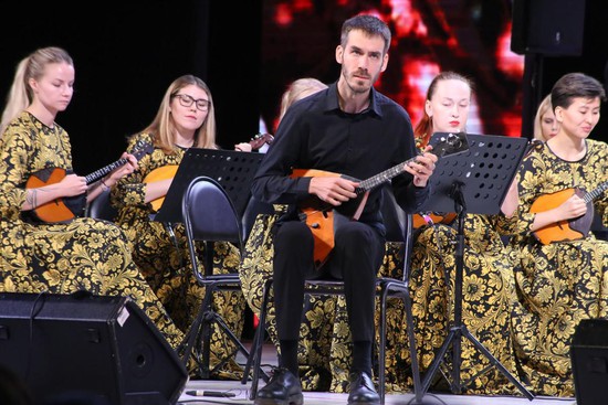 Молодежный оркестр национальных инструментов «Терема» (солирует Георгий Нефедов)