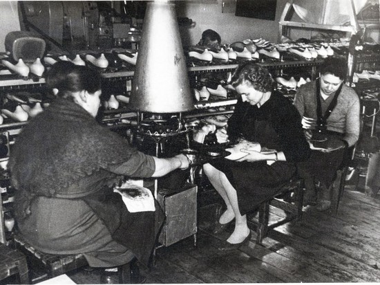 Цех обувной  фабрики. 1964 год