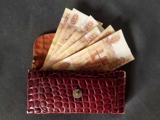 Ставропольцы хотят зарплату больше на 2,7 тысячи рублей