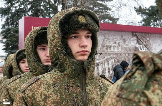 В Ден Неизвестного солдата к Вечному огню в Ставрополе возложили цветы