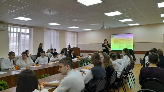 На мастер-классе в гимназии 25 Ставрополя рассказали про мандарин. Фото пресс-службы «Северо-Кавказской межрегиональной ветеринарной лаборатории»