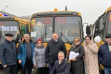 Новые автобусы получили учреждения образования Ставрополья. Фото администрации Предгорного округа