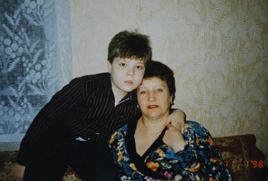 Лариса Ивановна с сыном Денисом (90-е годы)