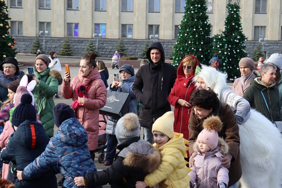 Горожане простились с Дедом Морозом до декабря. Пресс-служба администрации города Ставрополя