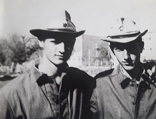 Николай Лукьянченко (справа)  с фронтовым товарищем.  Афганистан, 1984 год