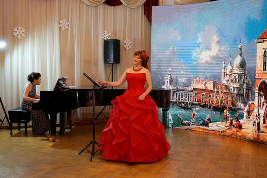 В музыкальной гостиной выступают Ольга Козырева и Наталья Виноградова