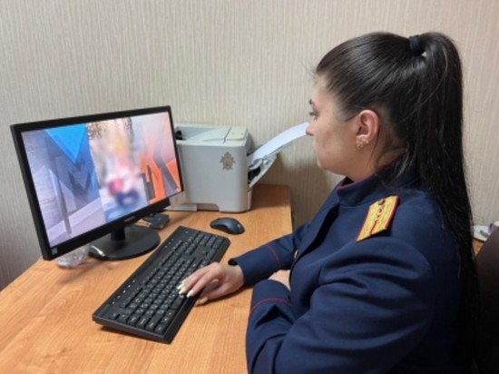 Следователь смотрит программу по федеральному телеканалу. СКР по Ставрополью