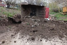 КамАЗ-тягач с землей опрокинулся в Кисловодске, пострадал водитель. Фото ГИБДД СК