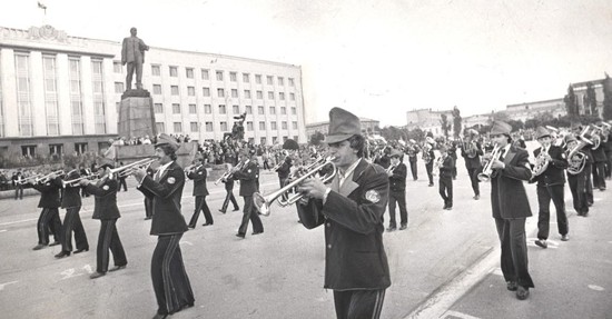 VIII краевой марш-парад духовых оркестров в Ставрополе. 23 мая 1982 года