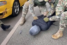 На фото - кадр из видео УФСБ России по СК