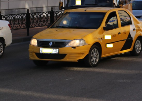 Между водителем такси и потерпевшим в Пятигорске возник конфликт