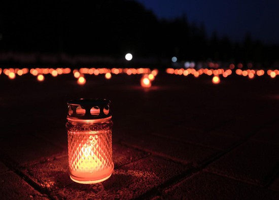 Зажглись сотни свечей памяти