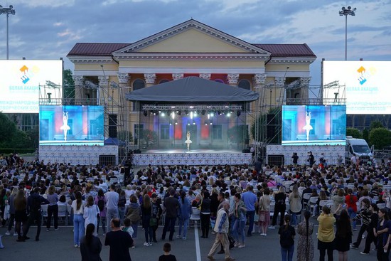 Зрительный зал на площади Ленина. Фото Ольги Метелкиной